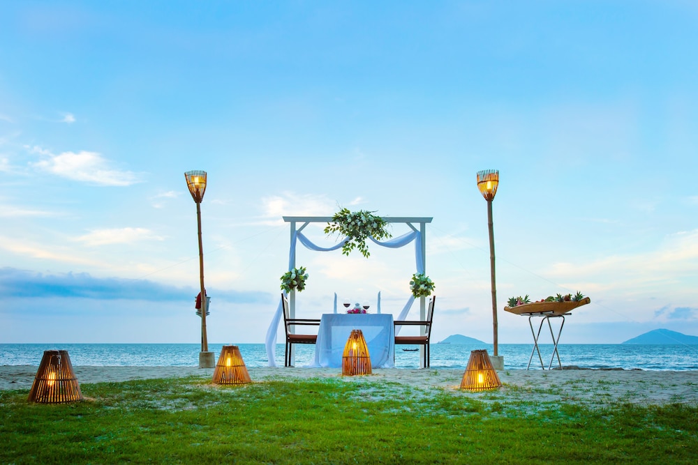 Hoi An Beach Resort 58/70
