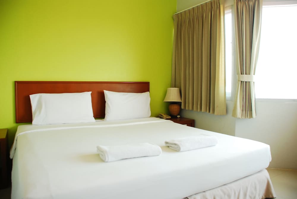 Prachuap Beach Hotel 13/40