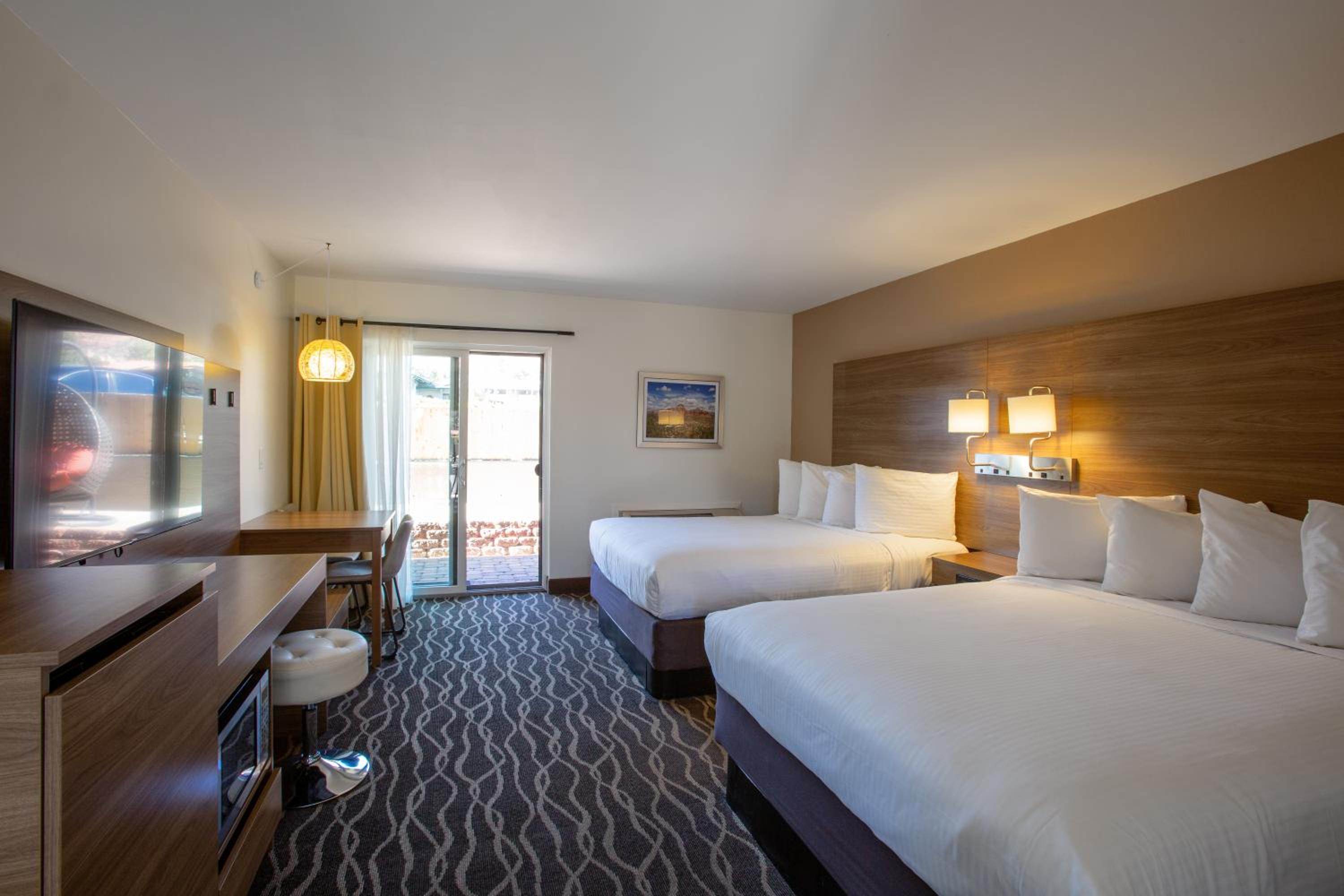 Scenic, 2 Queen Beds