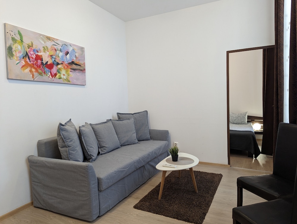 Main Square Apartments More 26/50