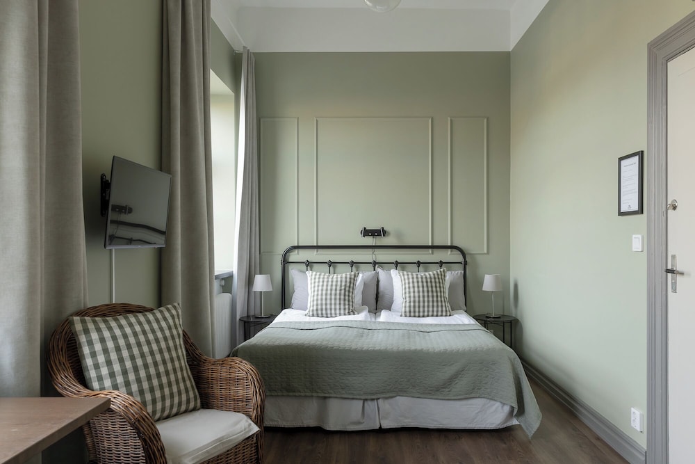 Stationen Bed Breakfast 15/50