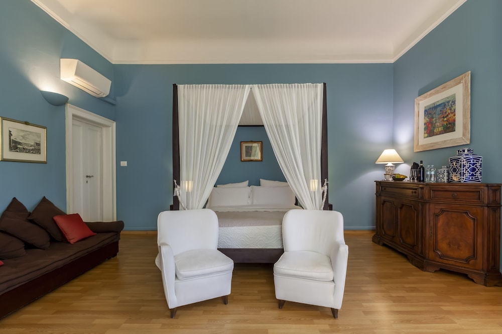 JUNIOR SUITE, STUDIO