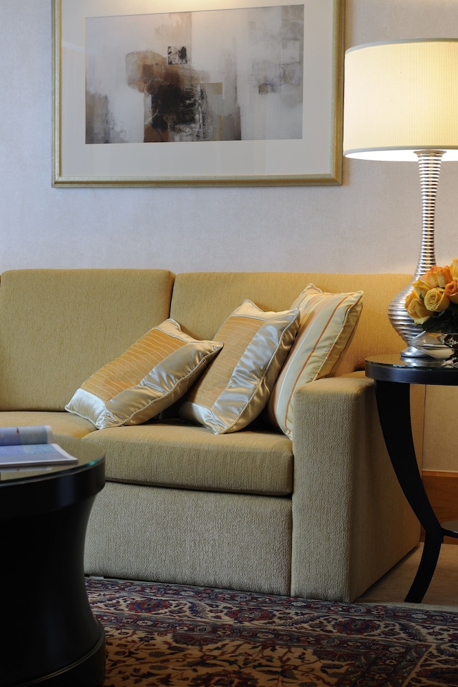 The Ritz-Carlton DIFC Executive Residences 18/31