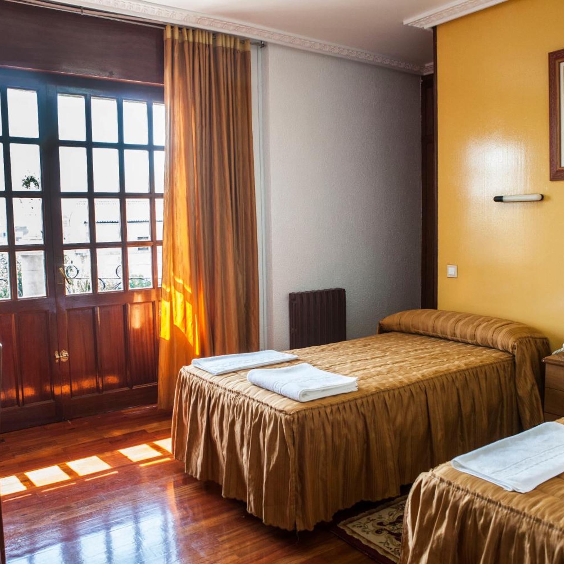 Room, Twin Beds