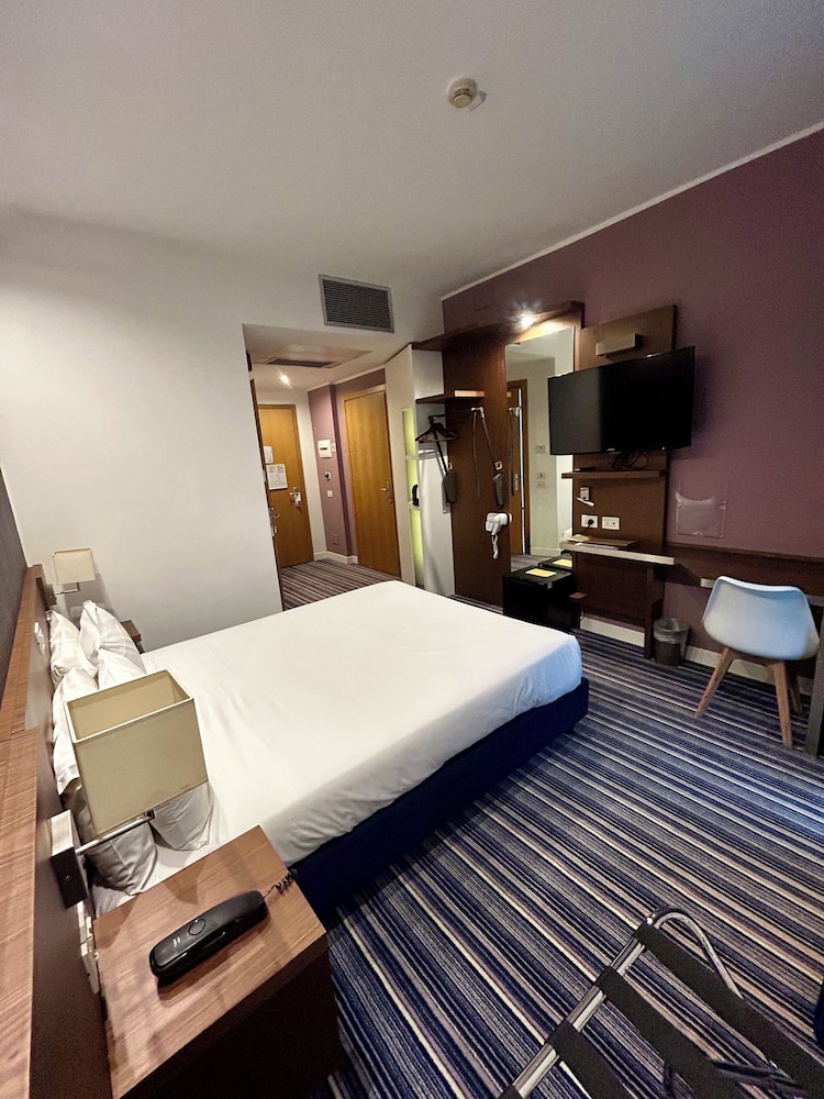 Gp Hotel 17/32