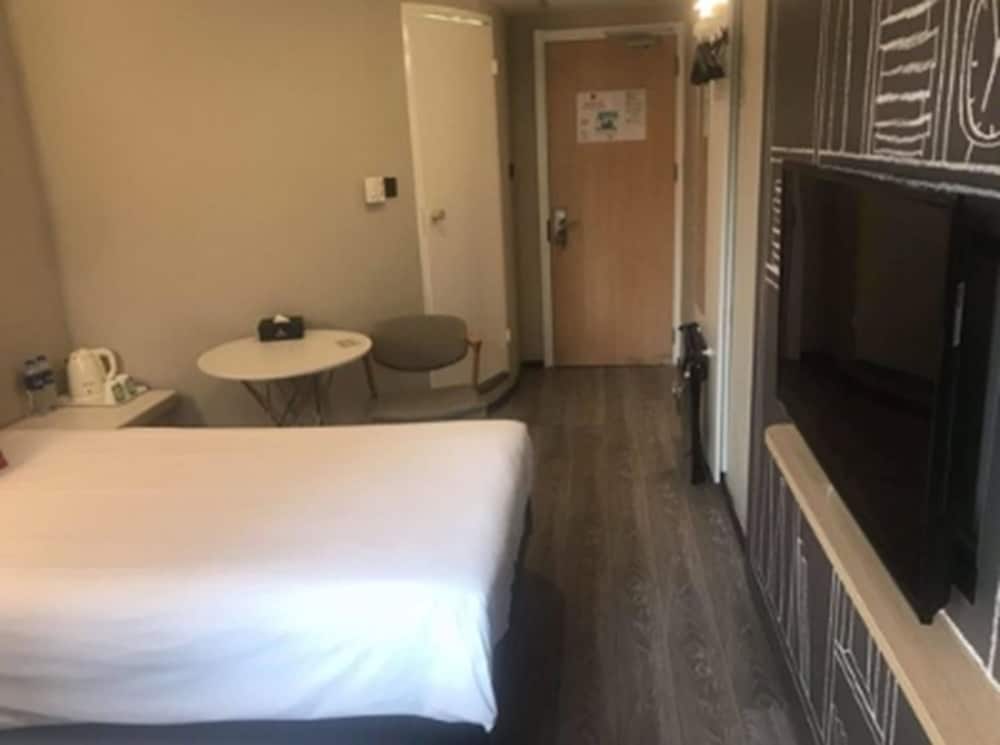 ibis Shanghai Chengshan Road 13/33