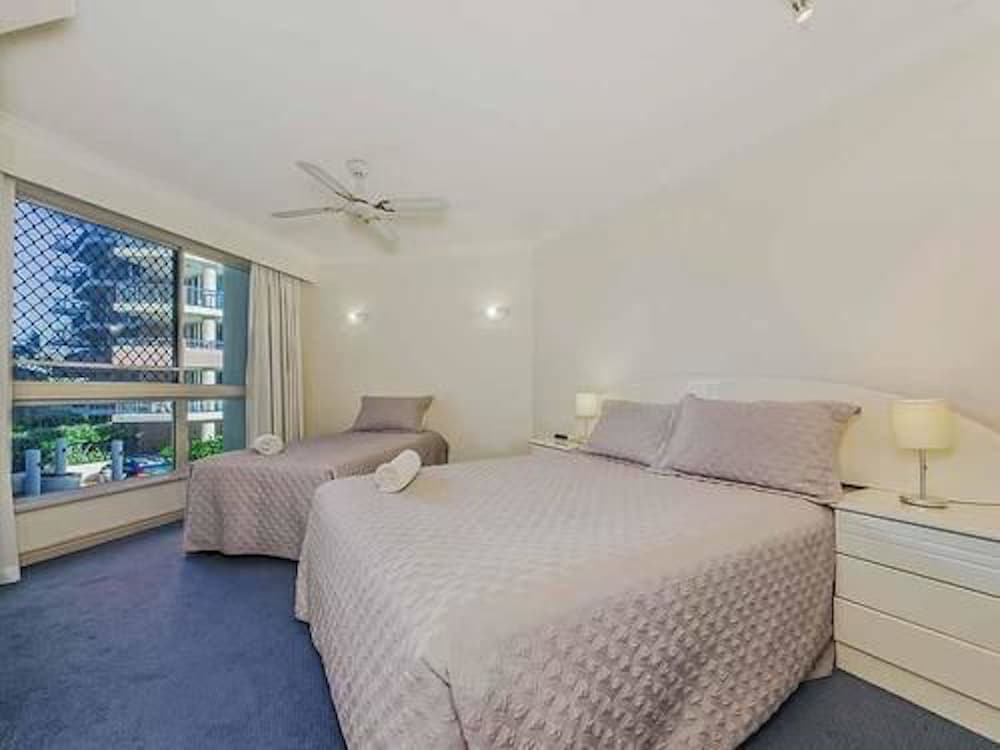 Oceana On Broadbeach 21/75