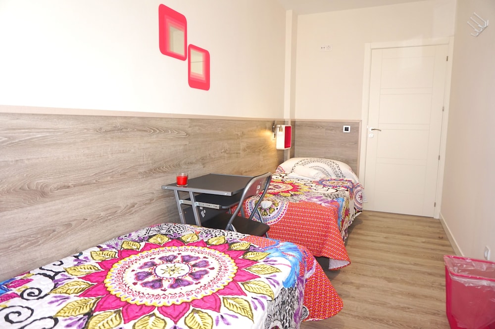 Mucho Madrid Hostel 39/49