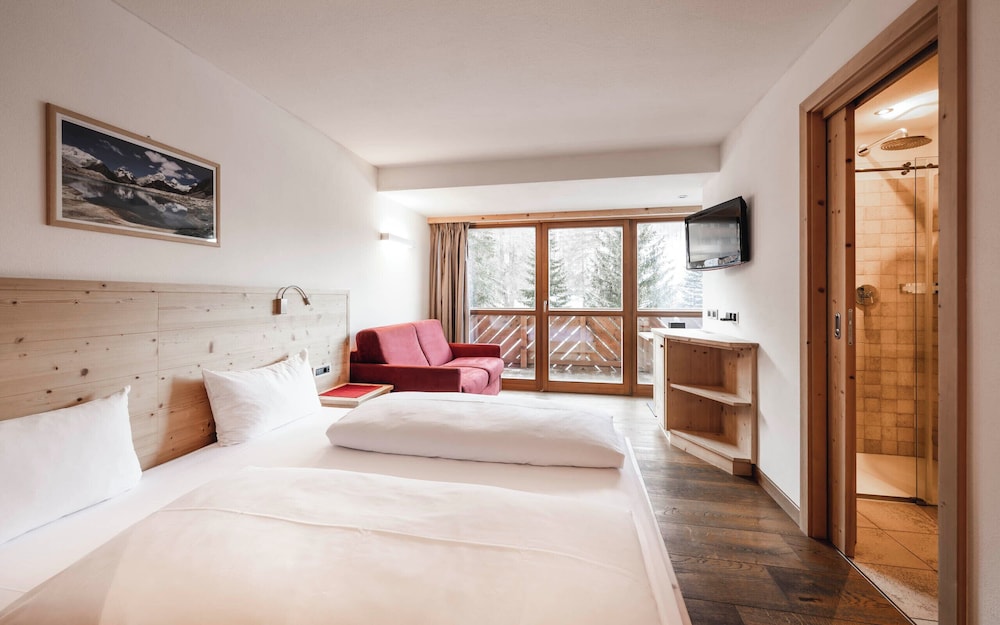 Hotel Ladinia 8/50