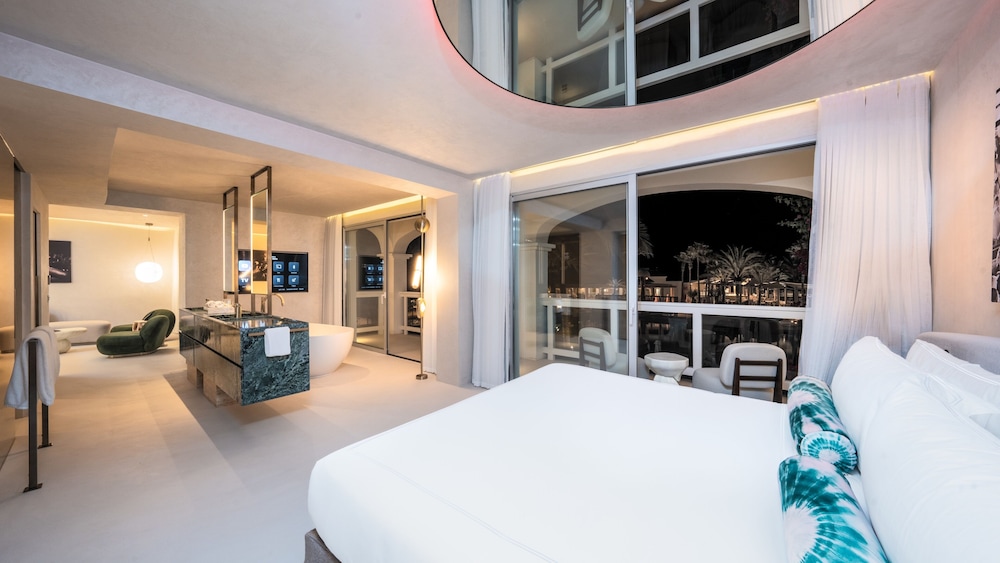 Epic Suite with Pool View and King Bed