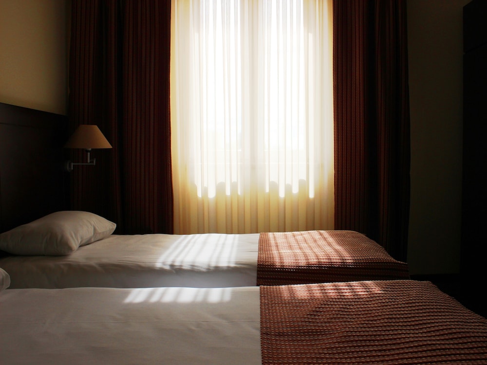 EUROPE HOTEL 29/55