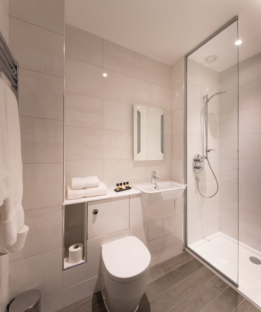 Camden Enterprise Hotel 44/50