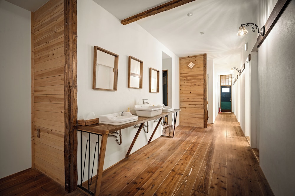 The Deer Park Inn 22/71
