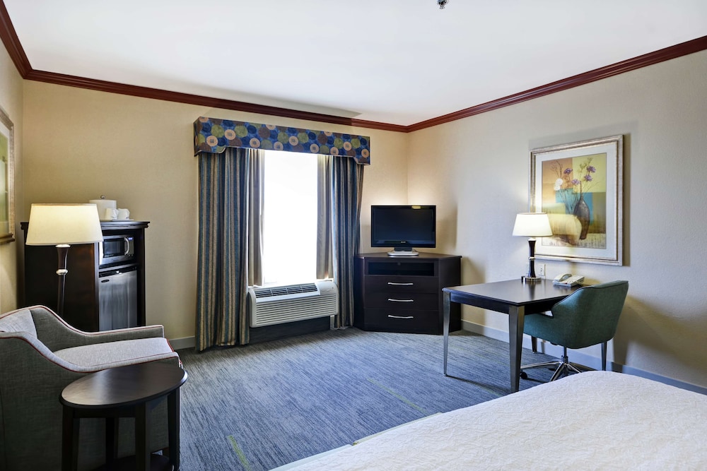 Hampton Inn and Suites Corpus Christi I-37 Navigation Blvd 30/48
