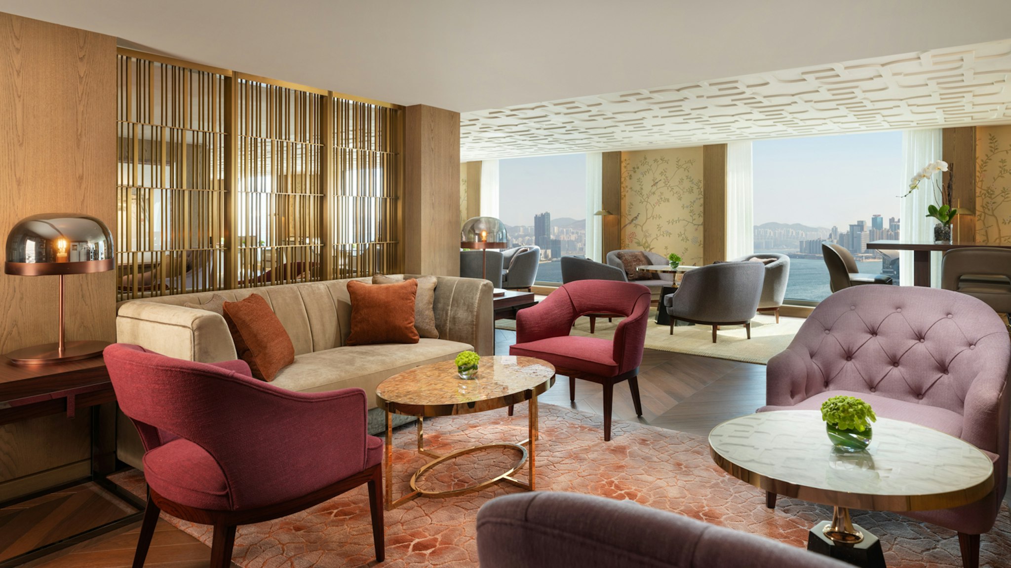 Mandarin Oriental Hong Kong 55/81