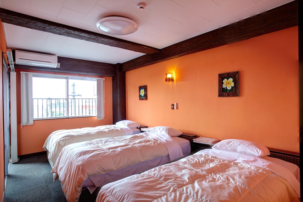 Royal Hotel 12/50