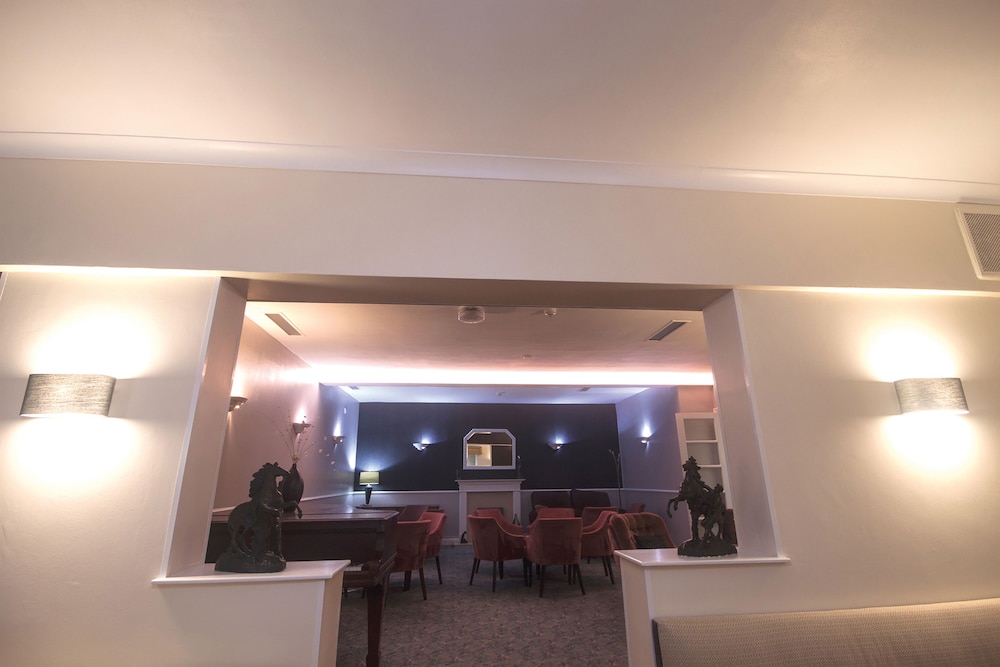 Norfolk Hotel 44/58