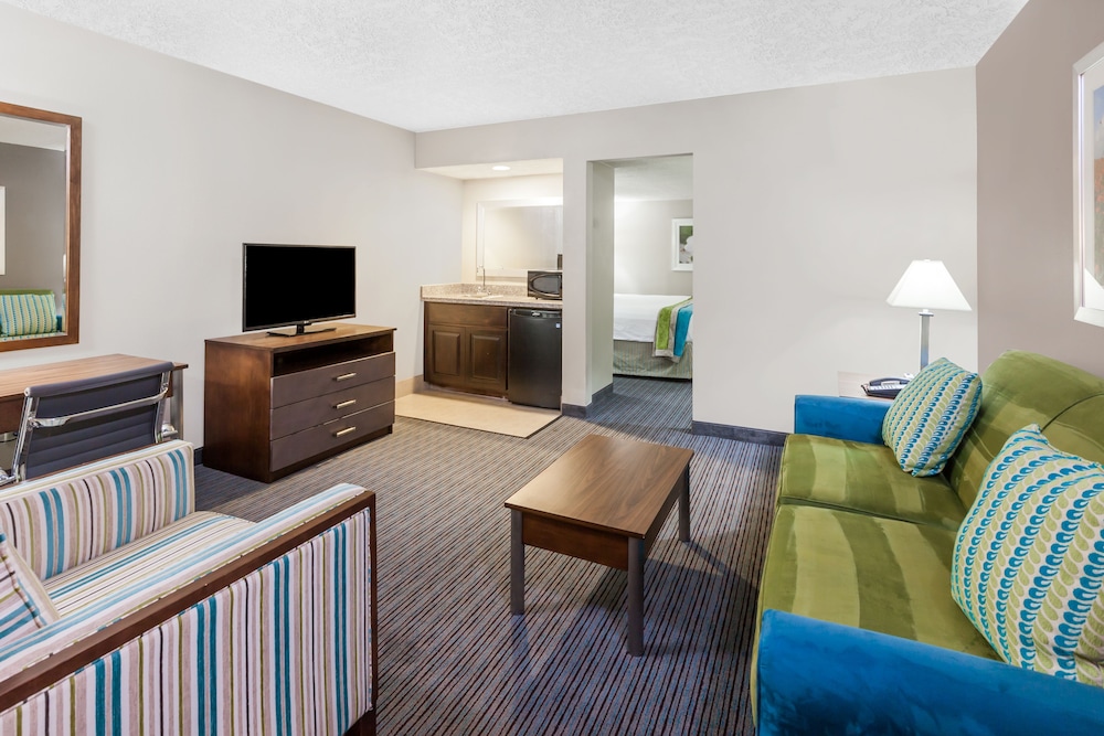 Holiday Inn Hotel And Suites Oklahoma City North 15/32