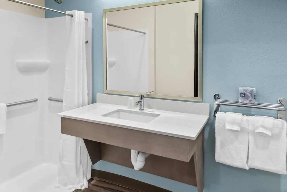 WoodSpring Suites Greenville Airport 38/42