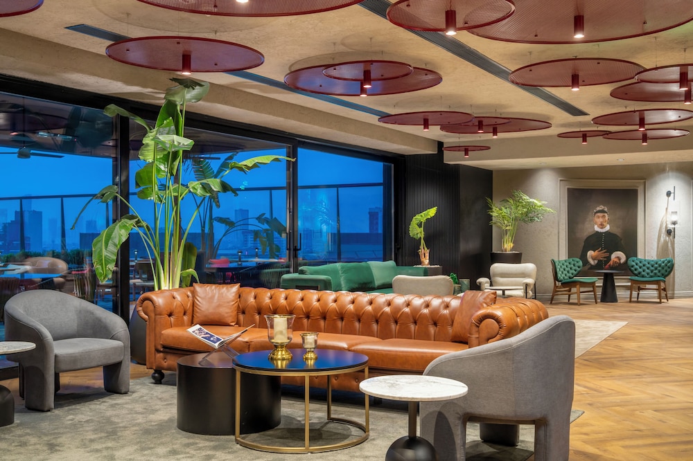 Radisson RED Izmir Point Bornova 41/59
