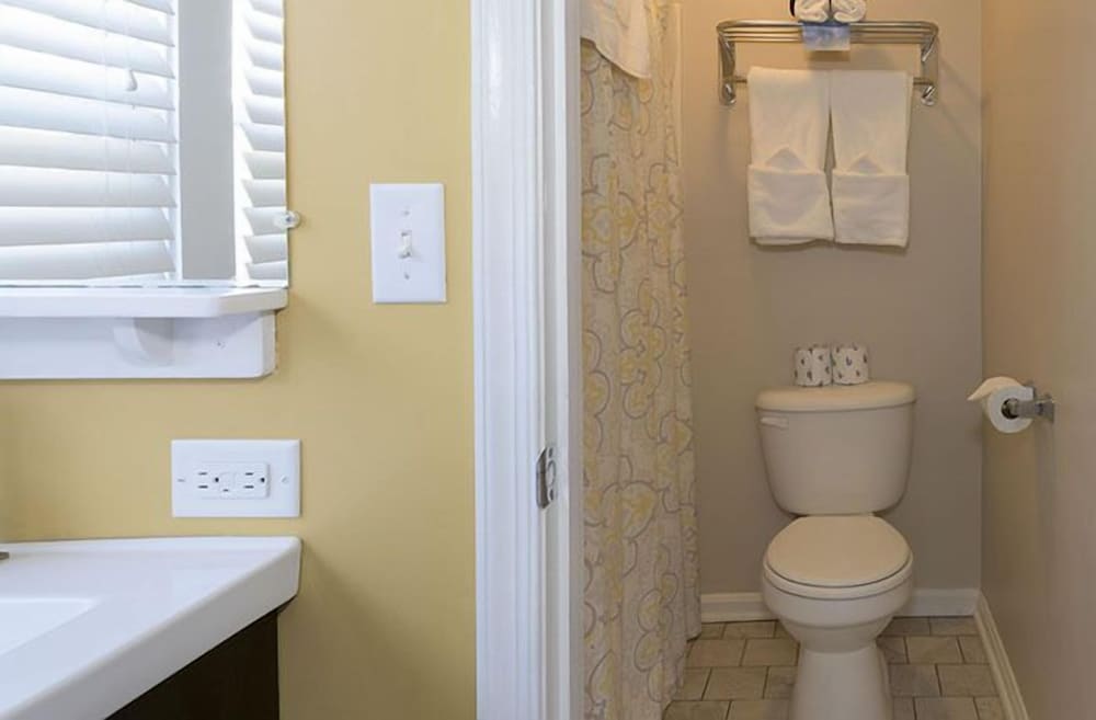 Rehoboth Guest House 44/50