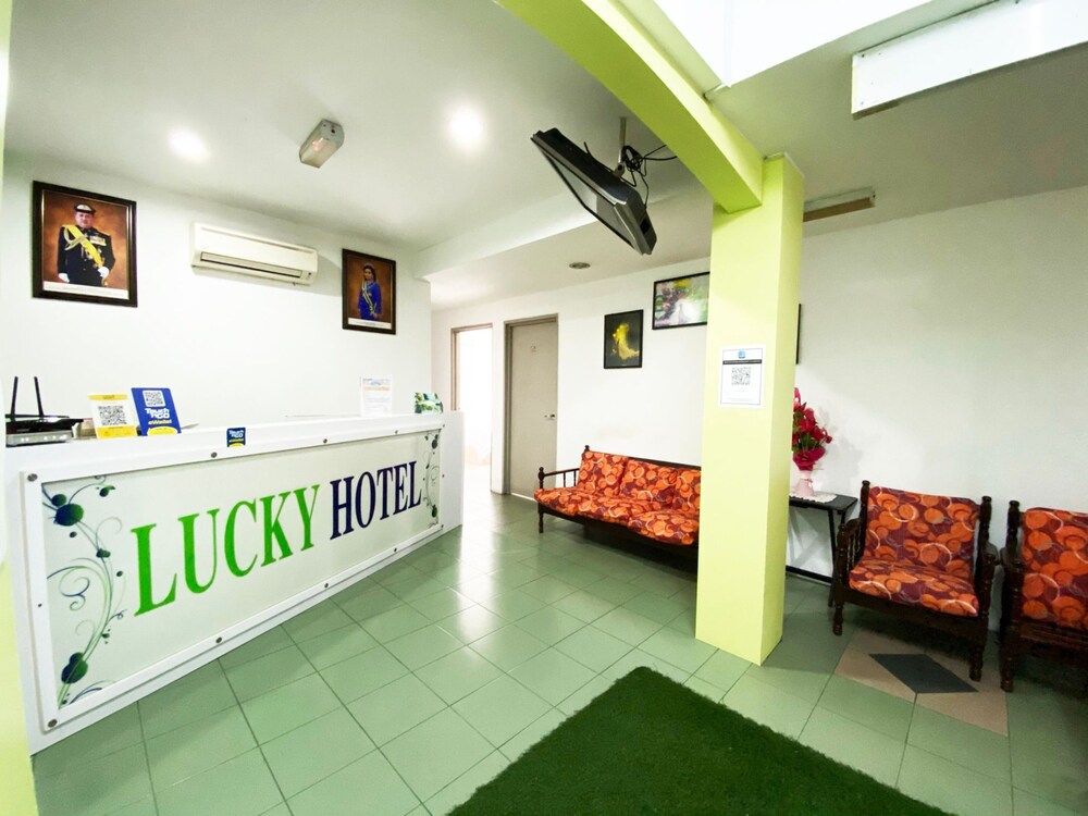 Lucky Hotel 4/22