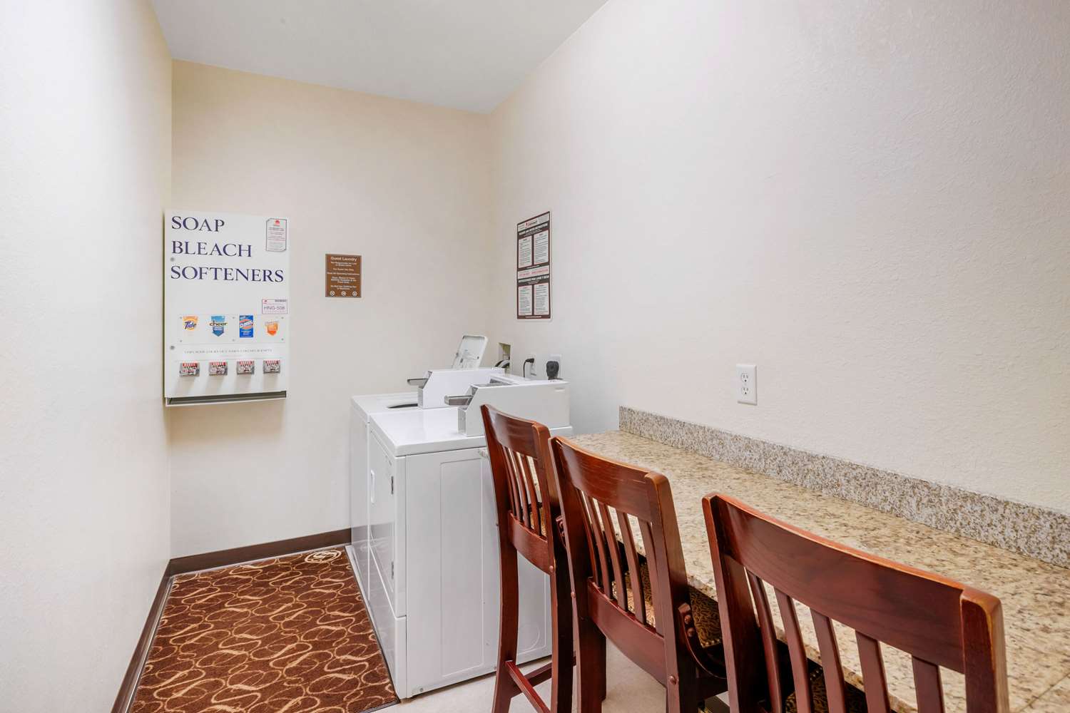 Comfort Suites Burlington, IA 21/30