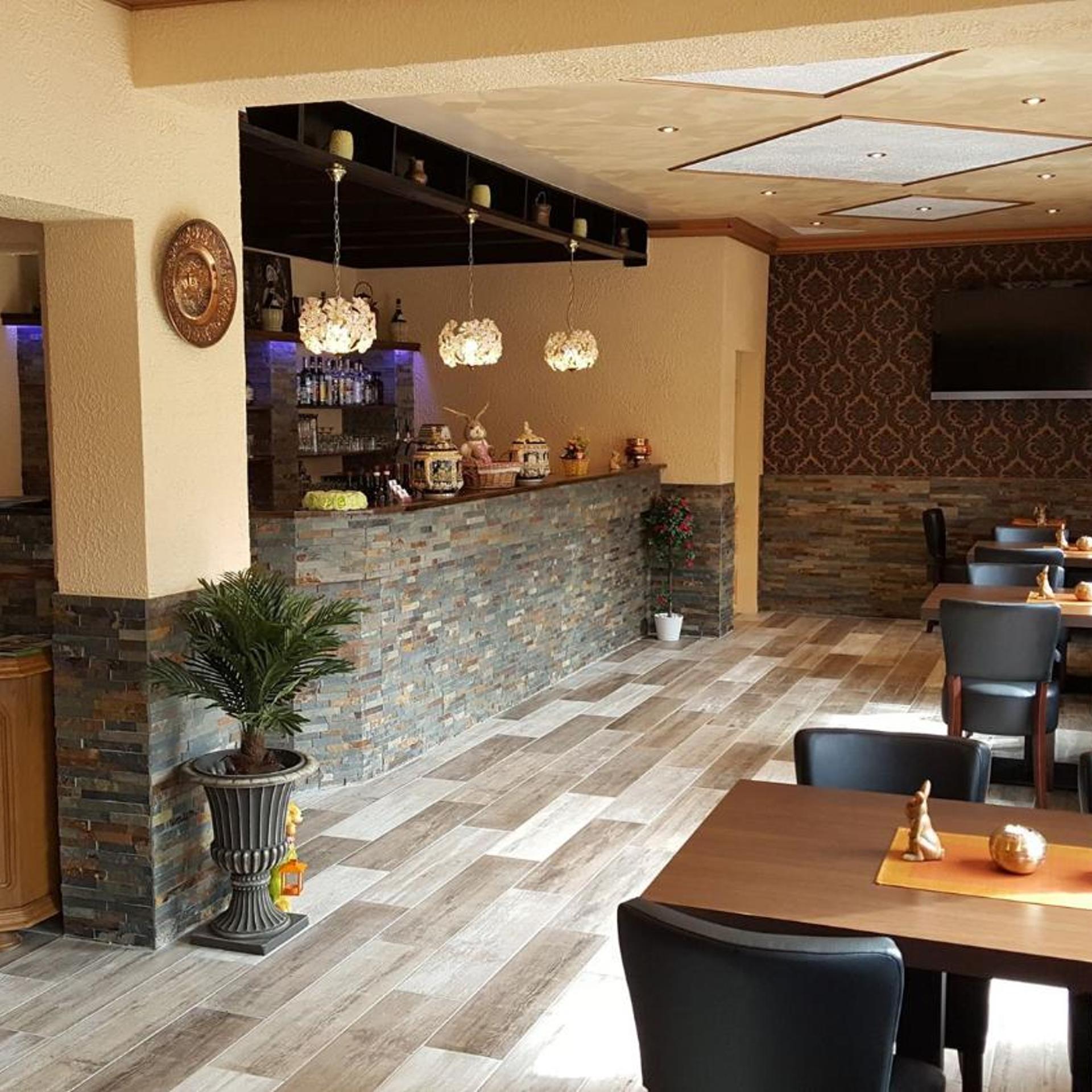 Hotel im Rheintal 10/57