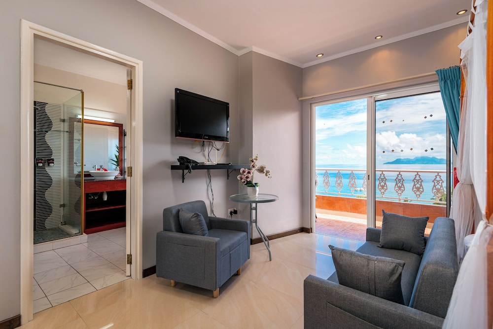 Glacis Heights Villa 24/50