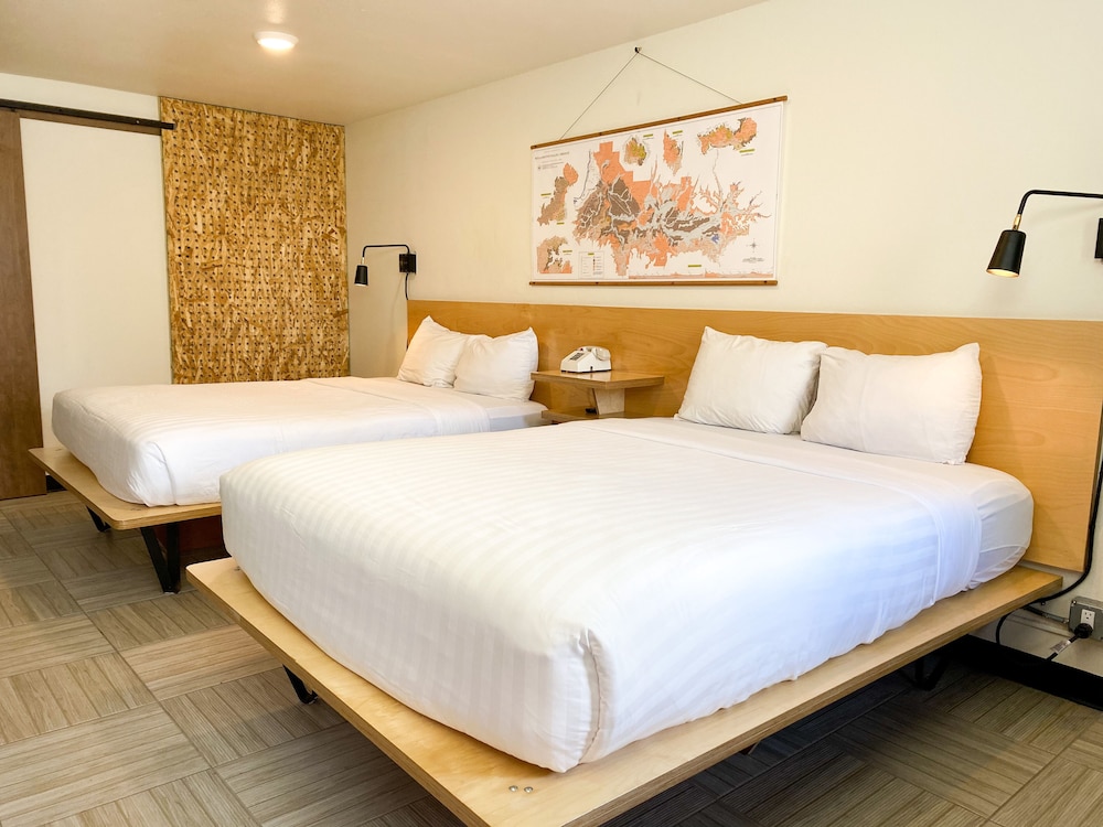 University Inn 17/63
