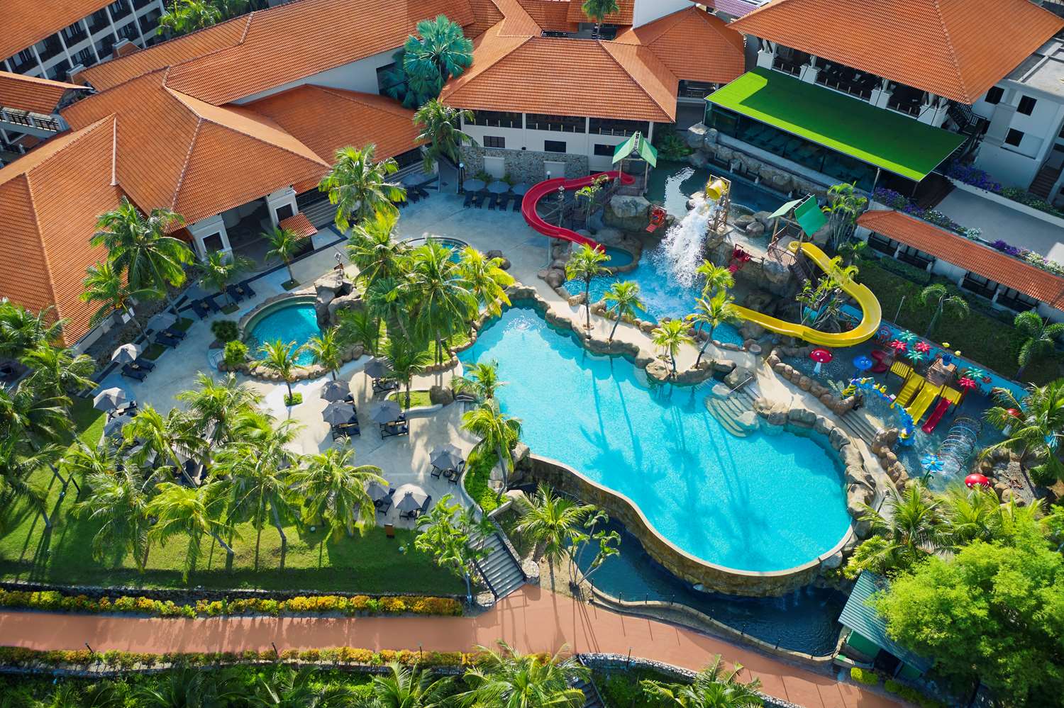DoubleTree by Hilton Damai Laut Resort 28/29