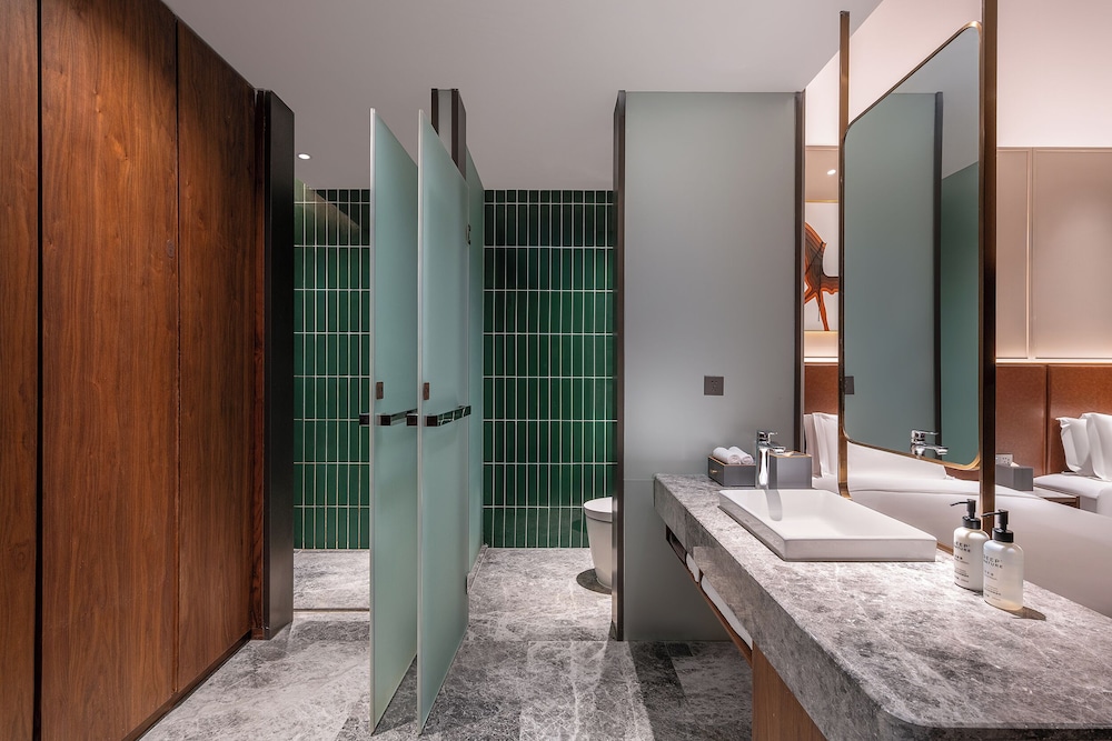 Novotel Shanghai Baoshan Jiusi 43/46