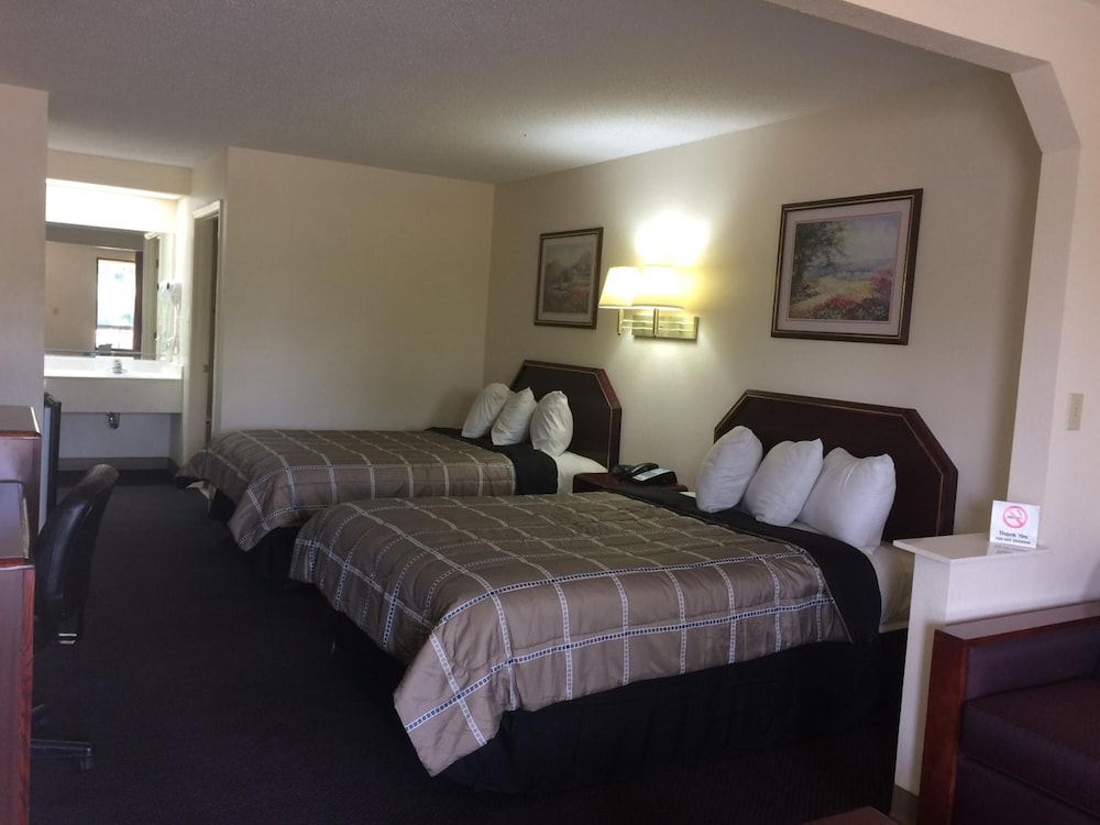 Days Inn And Suites Selma 16/54