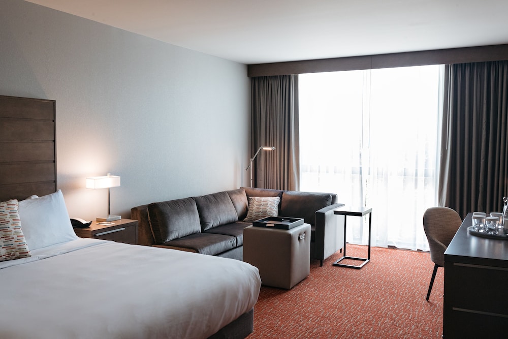 Revel Hotel Des Moines Urbandale, Tapestry Collection by Hilton 12/63