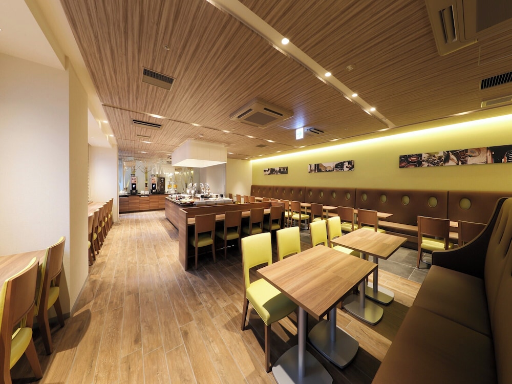Keio Presso Inn Tokyo Station Yaesu 67/76