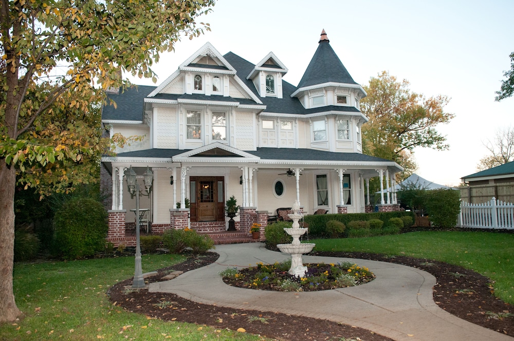 The Victoria B & B 7/71