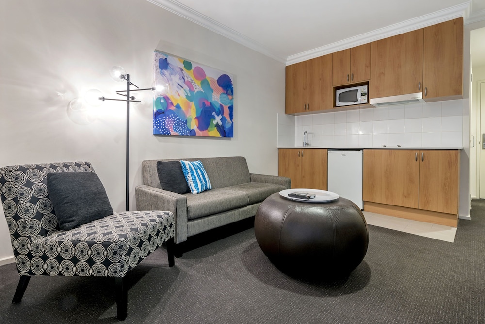 Oaks Perth Hotel 39/61