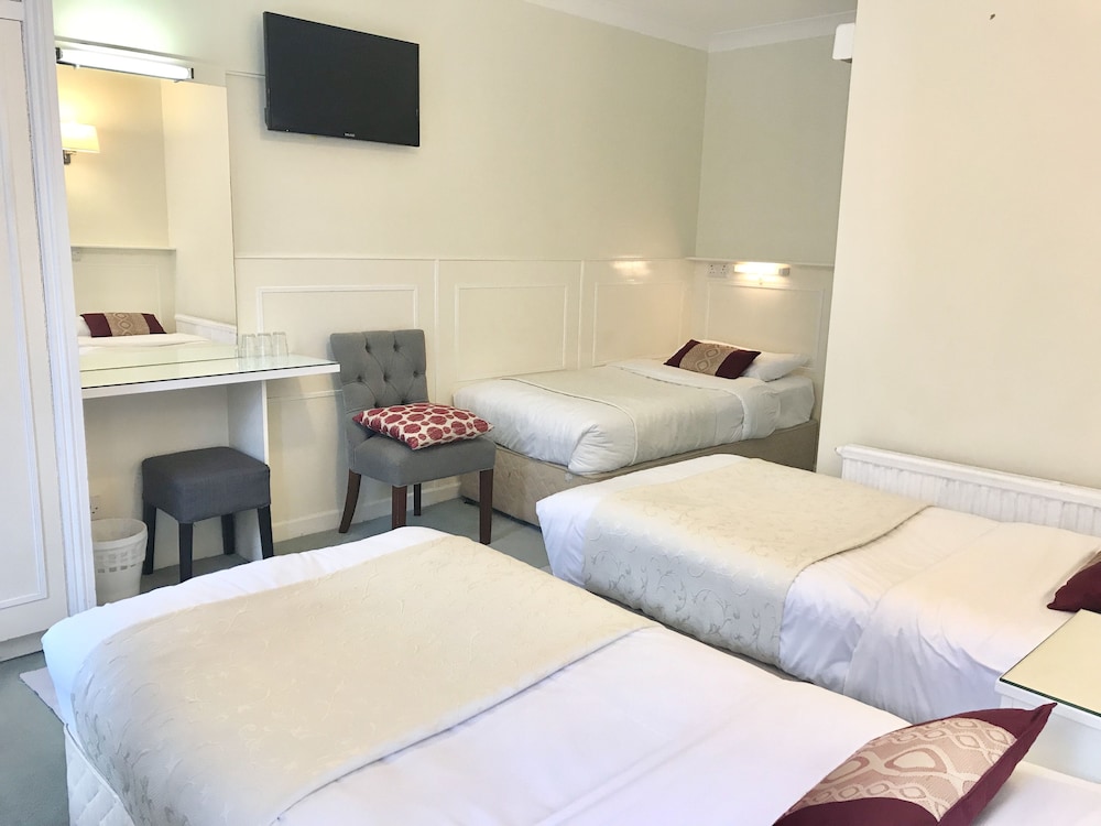 Dergvale Hotel 30/75