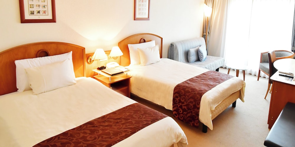 Standard, Twin Beds, Sofa, Jetted Tub
