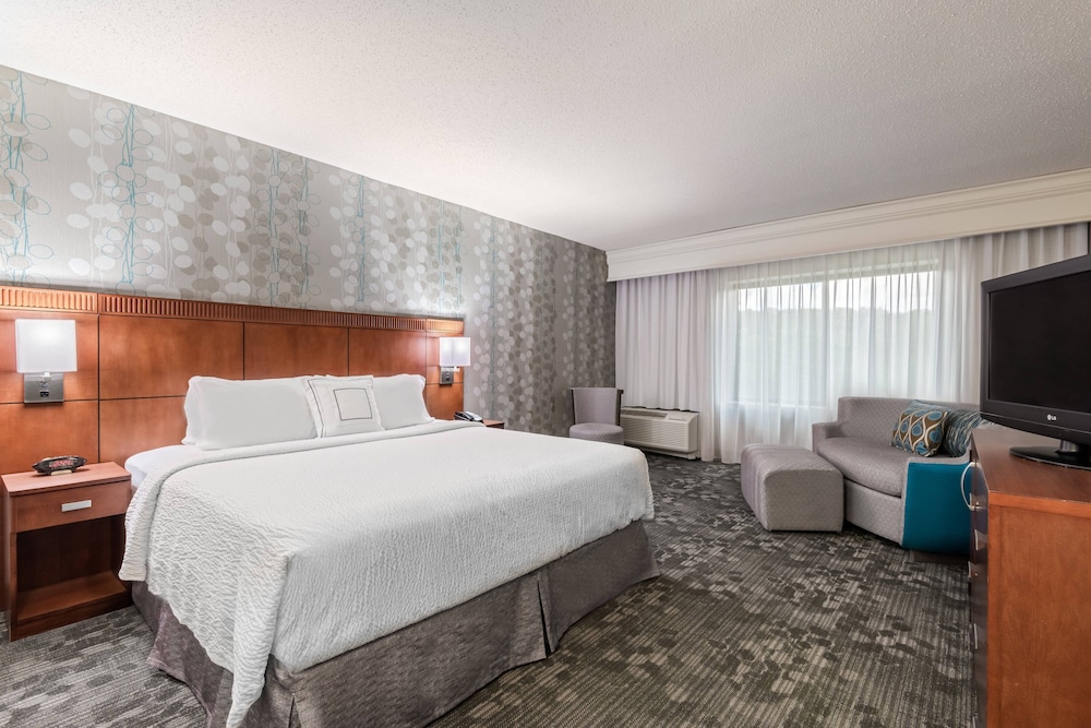 Courtyard By Marriott Providence Lincoln 8/50