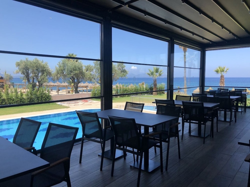 MAIA Luxury Beach Hotel & Spa 32/50