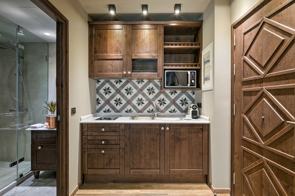 Estia Boutique Apartments 3/50