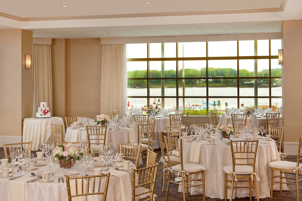 Sheraton Portsmouth Harborside 37/47