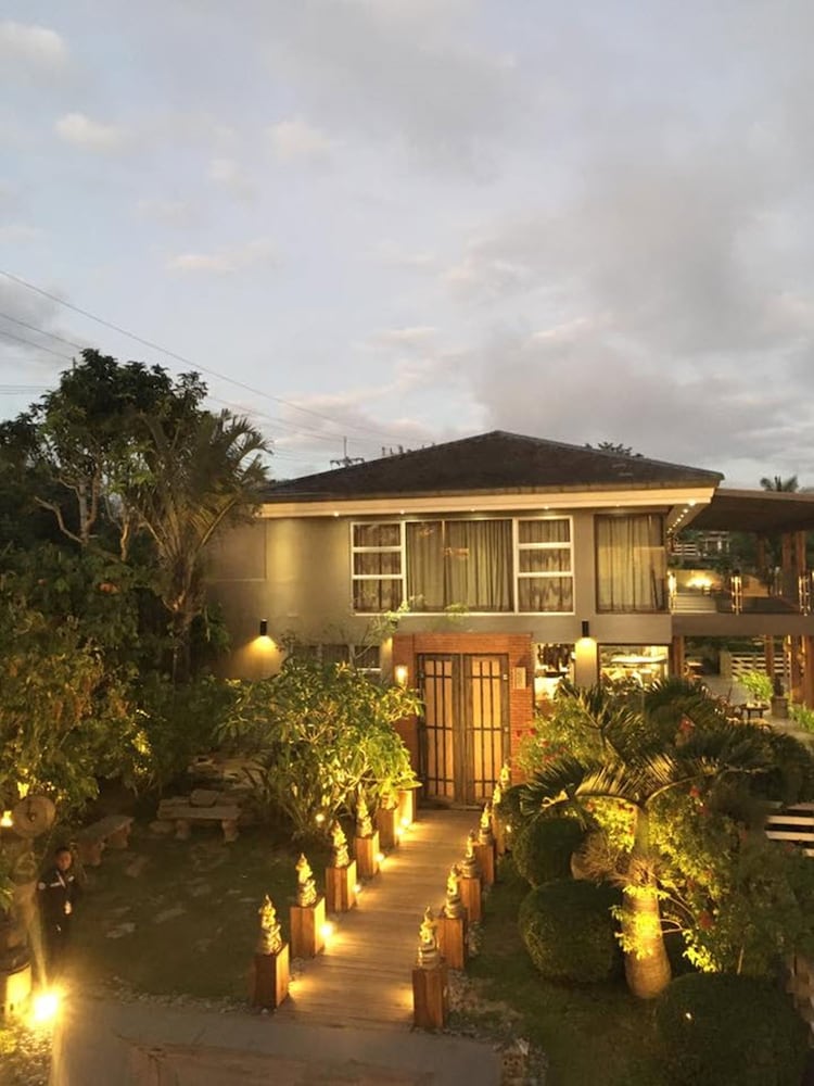 The Oriental Luxury Suites Tagaytay 4/50