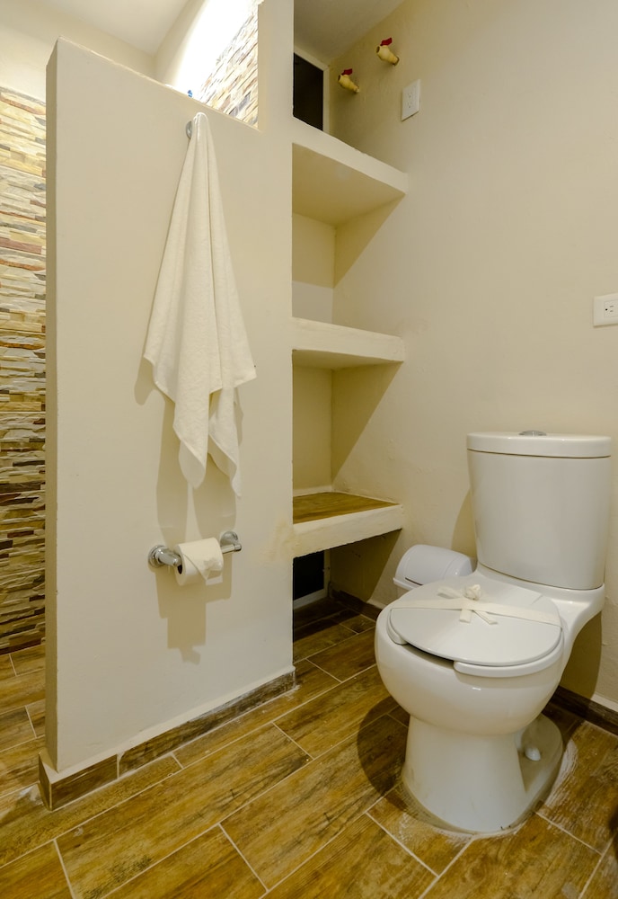 2 BEDROOMS, JUNIOR, APARTMENT, KITCHENETTE