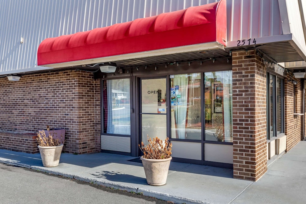 Econo Lodge Creedmoor - Butner 5/26