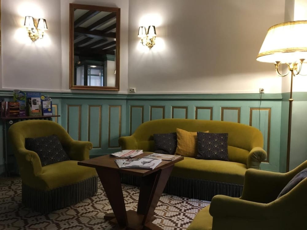 The Old Hotel Ravel 34/48