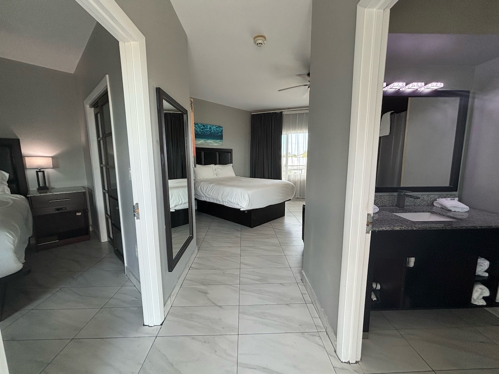 Grace Bay Suites 45/50
