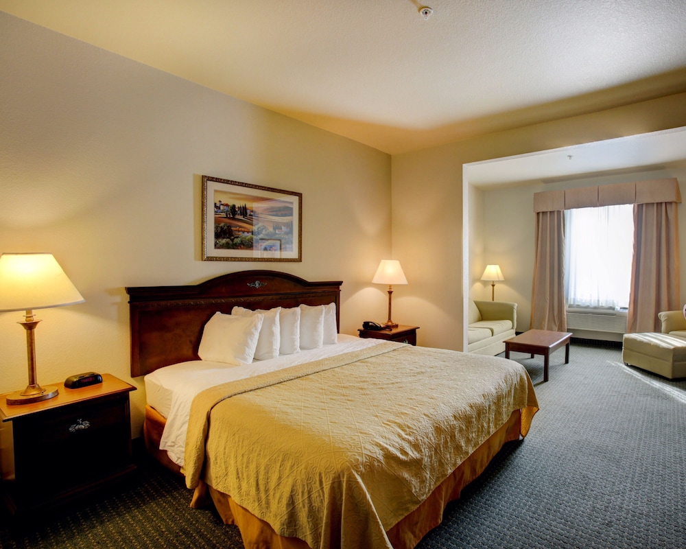 Hawthorn Extended Stay by Wyndham College Station South 14/34