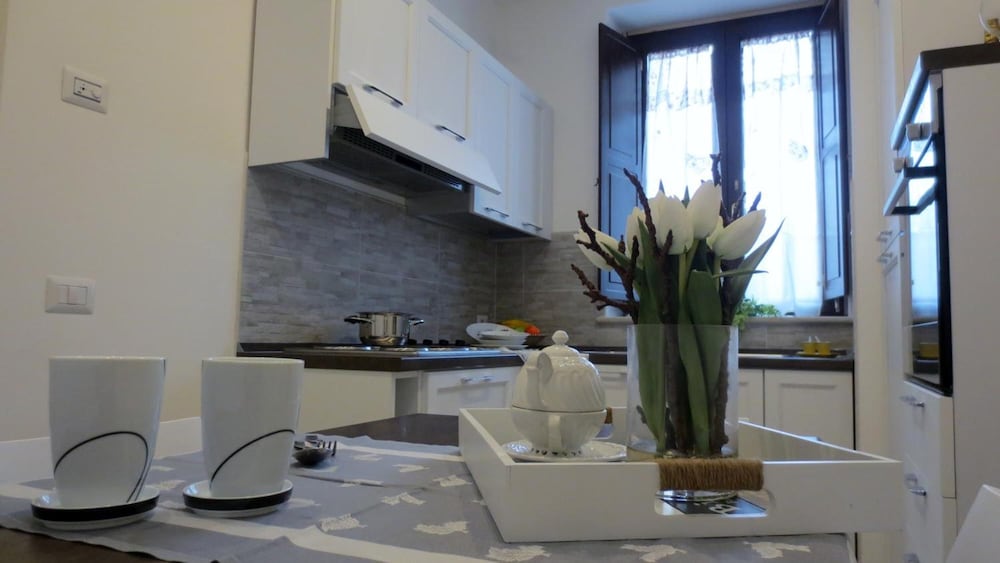 DOMUS ANTIQUA RESIDENCE 12/61